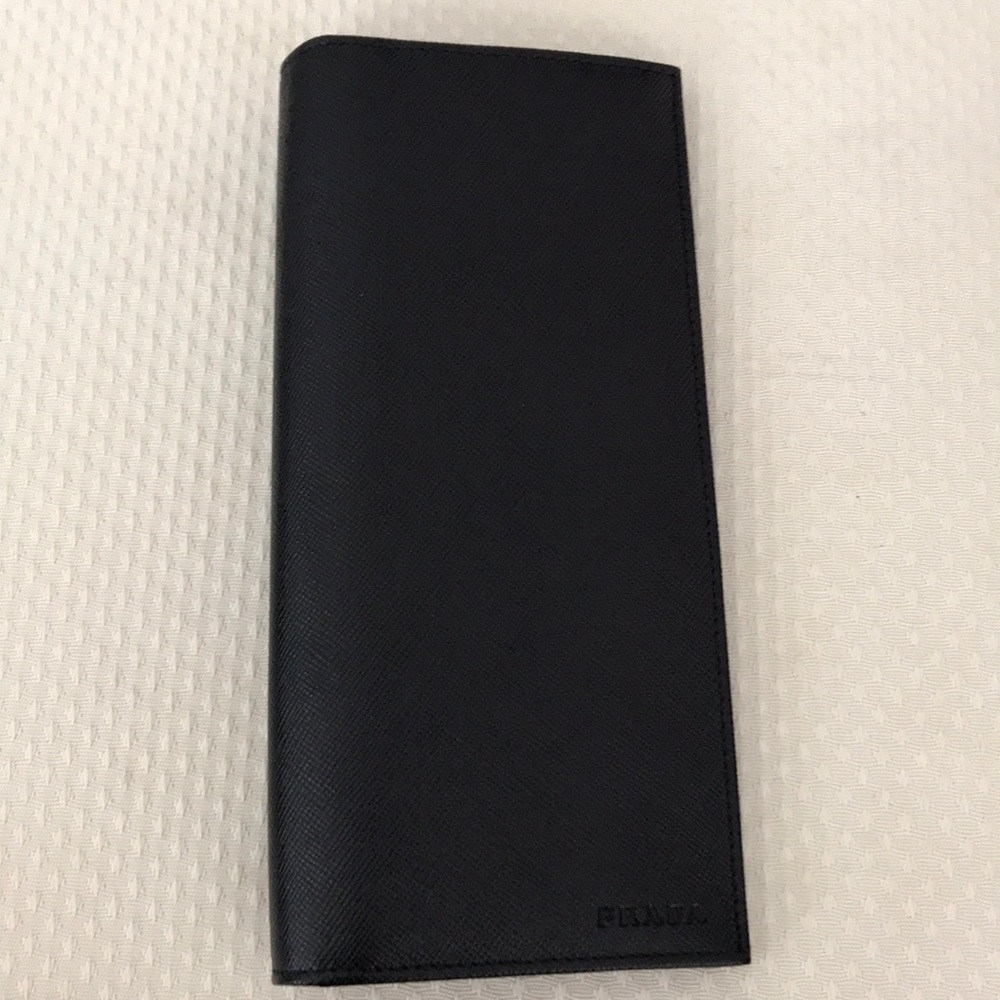 •PRADA MENS WALLET•
